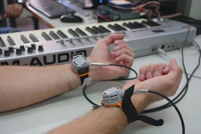 突破性的新技术：人们可以通过触摸听音乐乐动体育 LD体育