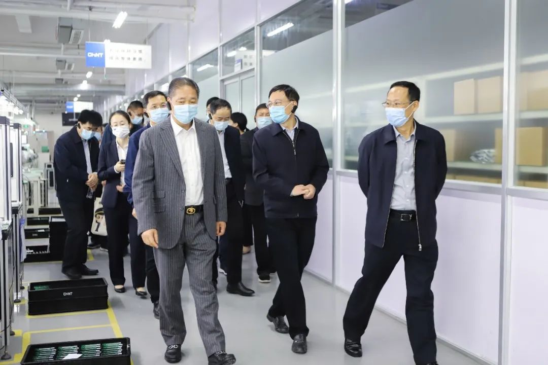 乐动体育 LD体育华东六省一市大区计量工作专家组一行莅临正泰仪表(图3) 乐动体育 LD体育华东六省一市大区计量工作专家组一行莅临正泰仪表(图3)