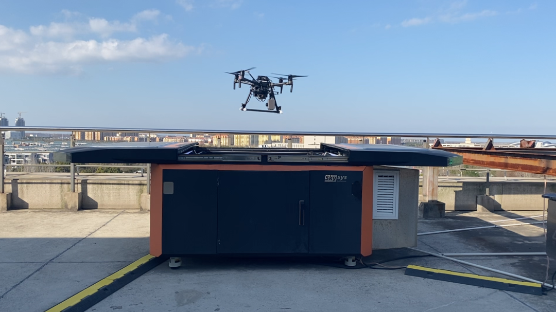 做核酸保持社交距离了吗？无人机自动巡检全天候5分钟出勤覆盖上