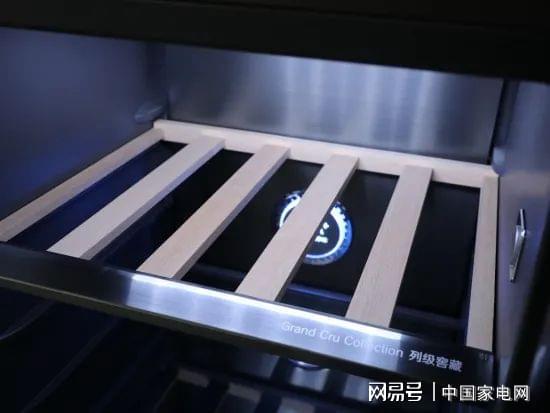 LD乐动 乐动体育海信璀璨系列新品JC-166WZKJC1P厅吧评测 真空存储打造艺术生活(图7) LD乐动 乐动体育海信璀璨系列新品JC-166WZKJC1P厅吧评测 真空存储打造艺术生活(图7)
