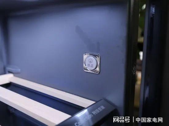 LD乐动 乐动体育海信璀璨系列新品JC-166WZKJC1P厅吧评测 真空存储打造艺术生活(图9) LD乐动 乐动体育海信璀璨系列新品JC-166WZKJC1P厅吧评测 真空存储打造艺术生活(图9)