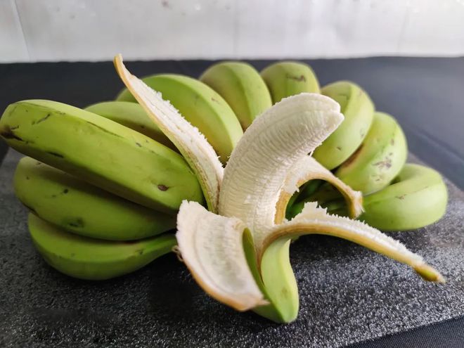 乐动体育这个季节闵行还种着热带水果？一串五六十斤好吃得很！猜猜是什么？(图7)