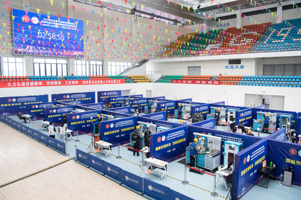 这项赛事 让全国顶尖工业机器人维修师齐聚重庆LD乐动体育(图3)