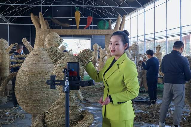 LD乐动 乐动体育四川郫都:科技赋能“菜篮子” !智慧农场玩出新花样(图3) LD乐动 乐动体育四川郫都:科技赋能“菜篮子” !智慧农场玩出新花样(图3)