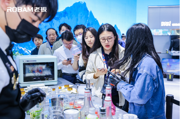 AWE2023惊现颜值实力派老板电器大乐动体育厨引领中国新厨房变革(图3) AWE2023惊现颜值实力派老板电器大乐动体育厨引领中国新厨房变革(图3)