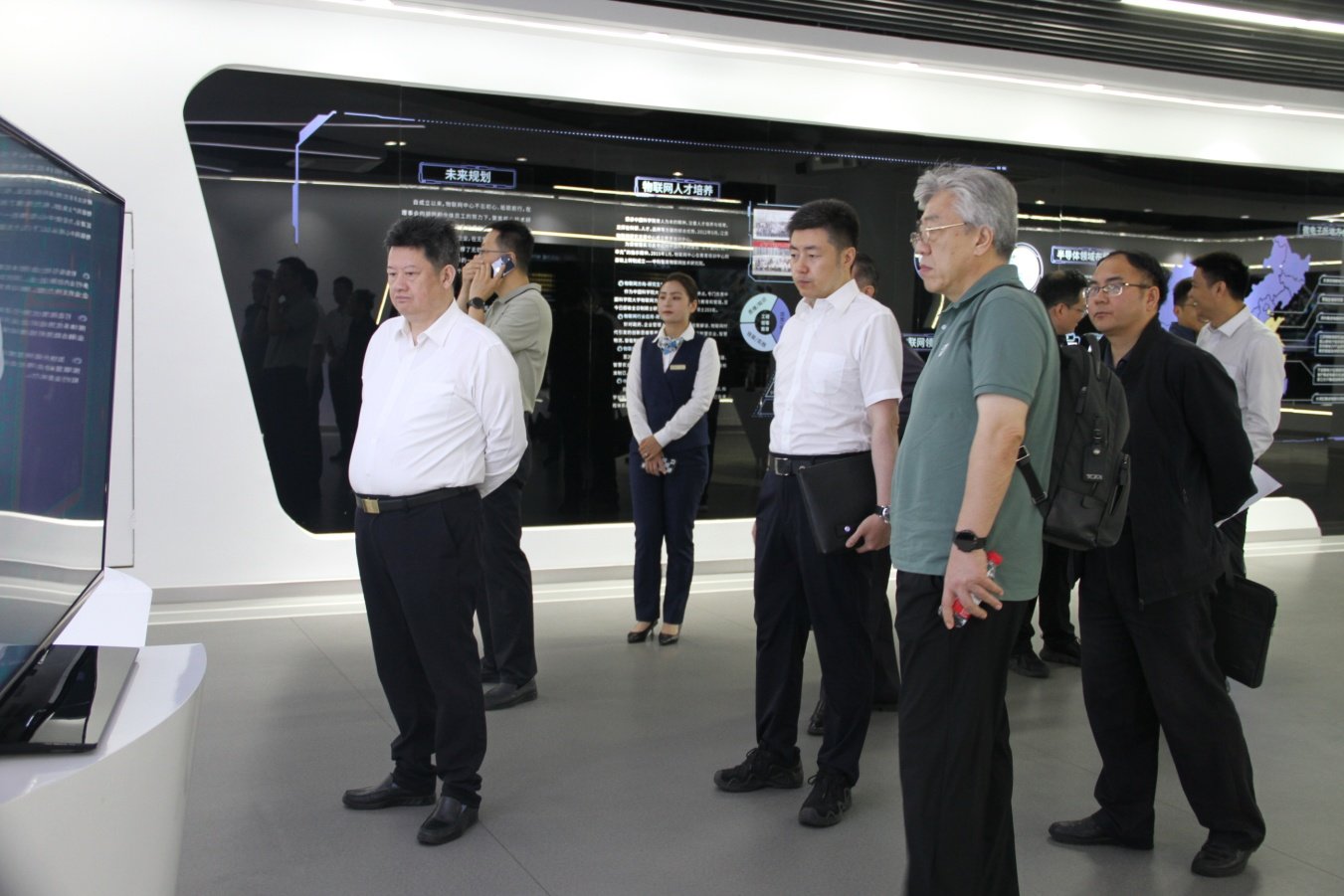 LD乐动体育高分！新吴区通过全省首批仪器仪表产业园验收