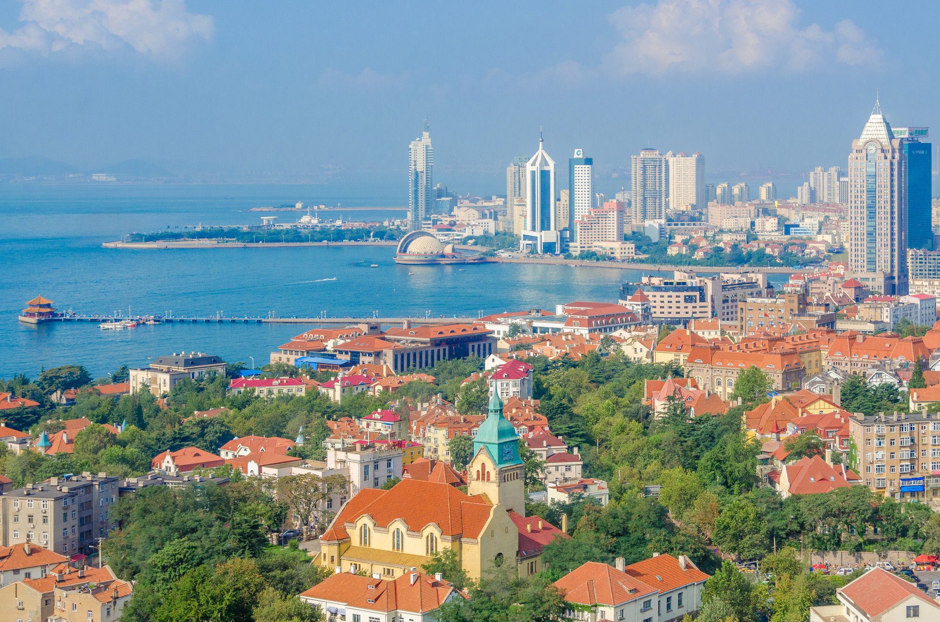 乐动体育总66亿元 平度万洋众创城项目新一批厂房基础开挖