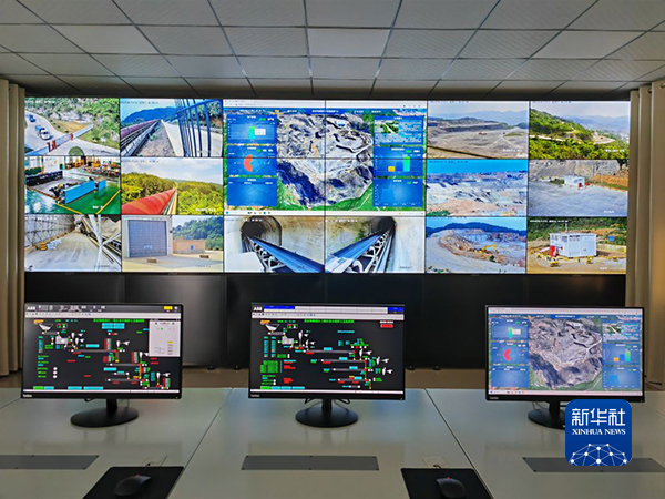 乐动体育 LD体育新华全媒头条丨“数实融合” 开启未来——数字化助力贵州实体经济高质量发展观察(图9) 乐动体育 LD体育新华全媒头条丨“数实融合” 开启未来——数字化助力贵州实体经济高质量发展观察(图9)