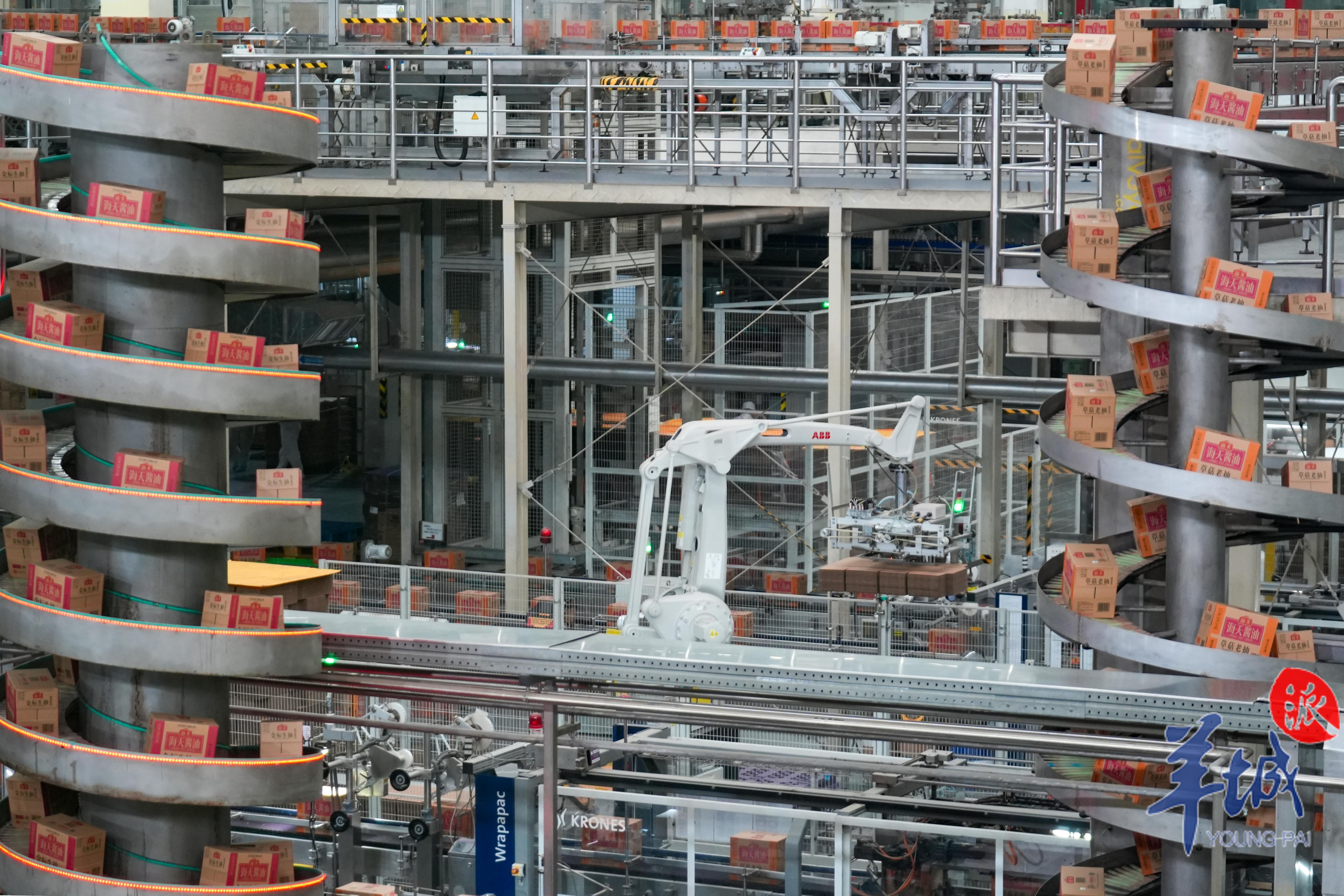 老字号数智化“焕新”！看一颗LD乐动体育黄豆的“高质量转化”｜高质量发展调研行(图3)