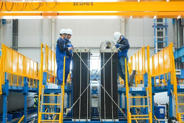 “绿色钢铁”如何炼成？一滴酱油如何生成？广东制造业处处有智慧｜高质量发展调研行乐动体育(图5)