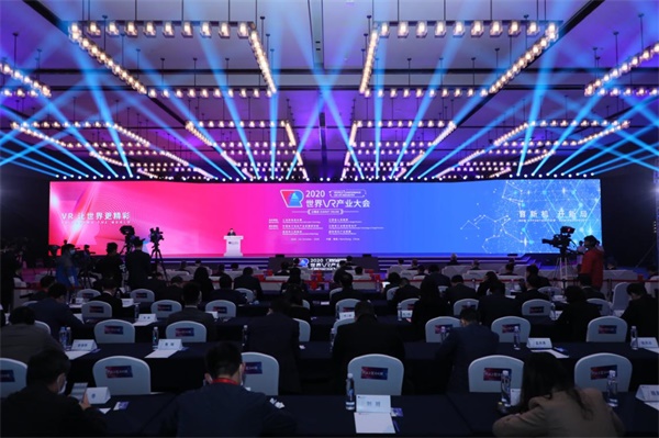 海信首提“湿度控制”补齐空调智能拼图 空调业转型新路径浮出水面LD乐动体育(图10) 海信首提“湿度控制”补齐空调智能拼图 空调业转型新路径浮出水面LD乐动体育(图10)