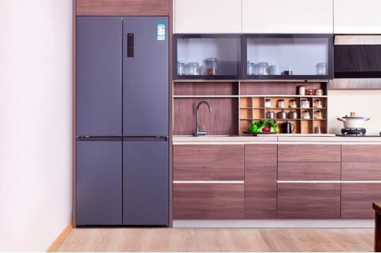 聚焦厨居新美学 TCL新品超薄零嵌冰箱T9重磅上市乐动体育(图3)