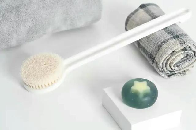 建议乐动体育 LD体育大家：给父母添置4件“小物品”价格不贵却很暖心(图3)