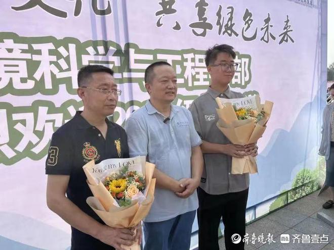 LD乐动体育时隔28年他与父亲成了齐鲁工大校友还是同专业同班