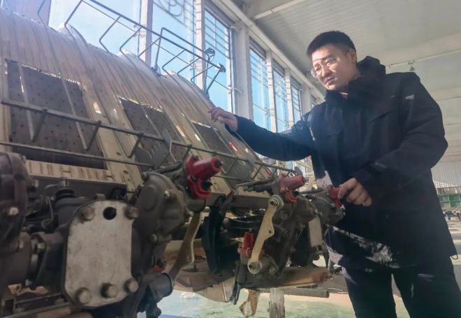 乐动体育抓好备春耕 筑牢压舱石|科技“唱主角” 备耕“加速度”(图2) 乐动体育抓好备春耕 筑牢压舱石|科技“唱主角” 备耕“加速度”(图2)