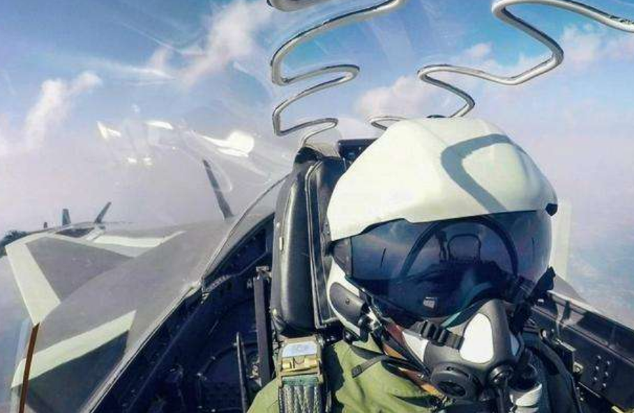 LD乐动体育央视节目首次曝光歼20机库采用恒温恒湿设计保养难度降低(图2) LD乐动体育央视节目首次曝光歼20机库采用恒温恒湿设计保养难度降低(图2)