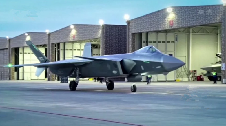 歼20也有恒温恒湿机库?央视首次披露!基建狂魔比美国又多一乐动体育 LD体育优势(图4) 歼20也有恒温恒湿机库?央视首次披露!基建狂魔比美国又多一乐动体育 LD体育优势(图4)