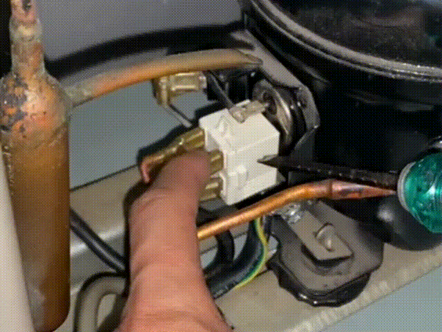 怎样判断冰箱温控器坏了(教你几招自己判断)LD乐动 乐动体育(图2) 怎样判断冰箱温控器坏了(教你几招自己判断)LD乐动 乐动体育(图2)