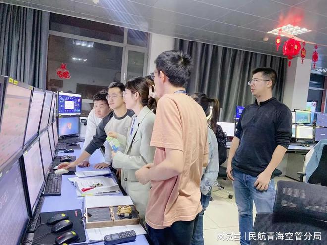 乐动体育民航青海空管分局技术保障部通信室开展OTE甚高频设备