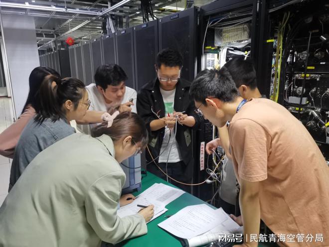 乐动体育民航青海空管分局技术保障部通信室开展OTE甚高频设备巡检工作(图2)