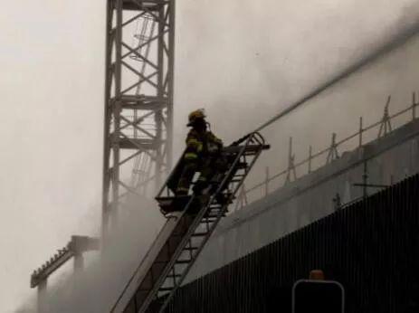 噩梦！惠灵顿凌晨突发大火至少6人死亡11人失联乐动体育！火灾报警器未响！(图10)